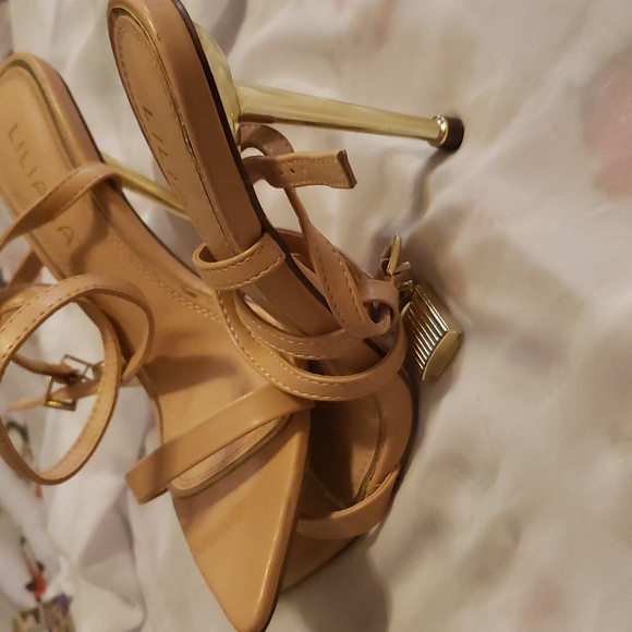 Heels - Picture 3 of 3